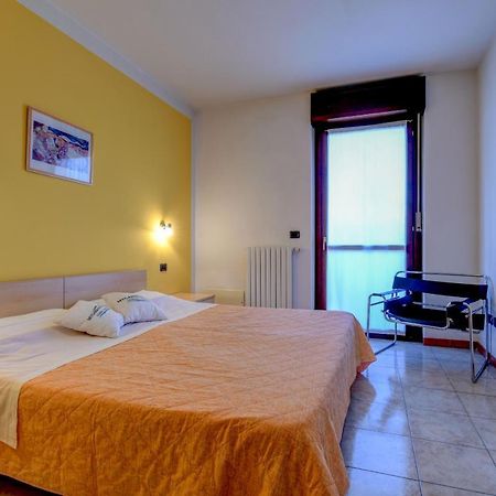 Residence Meridiana Peschiera del Garda Exteriör bild