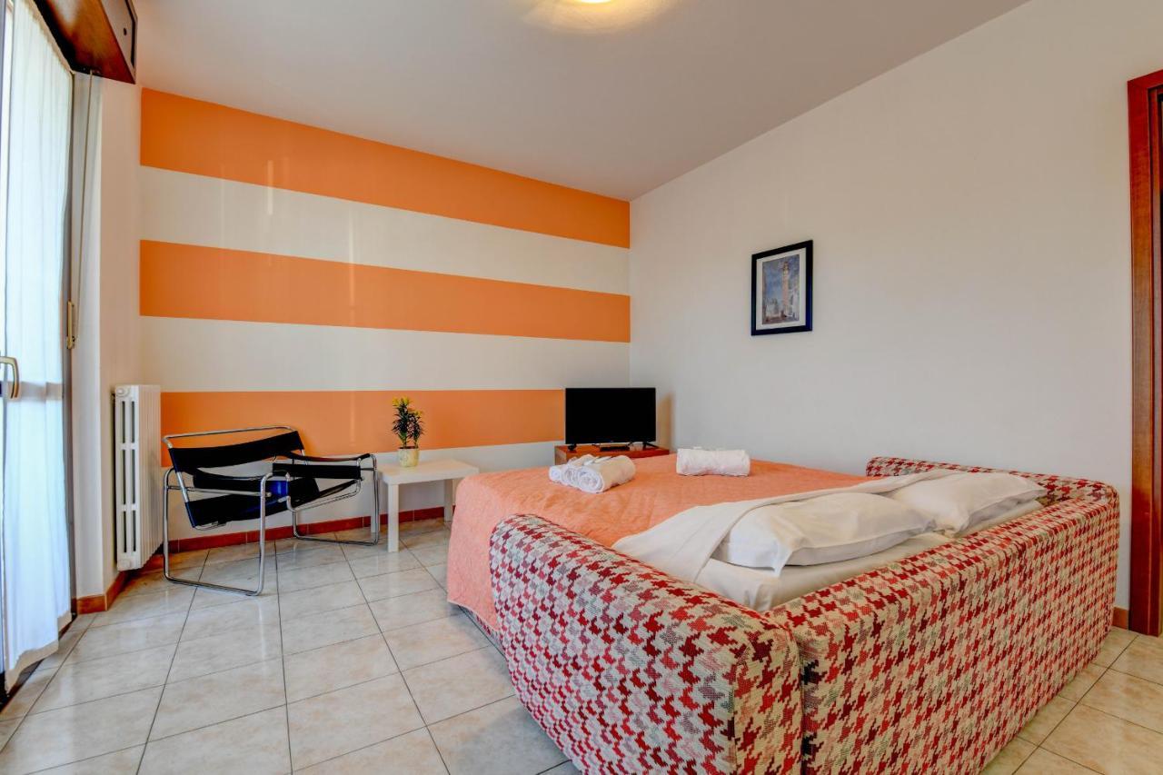 Residence Meridiana Peschiera del Garda Exteriör bild